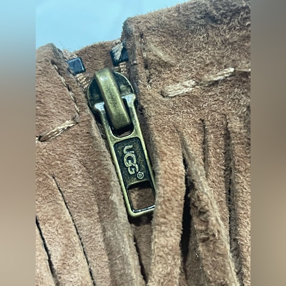 🤎UGG AUSTRALIA VERY NICE BROWN ANKLE BOOTS WITH FRINGES  & SIDE ZIPPER SZ 10🤎 - Picture 7 of 10